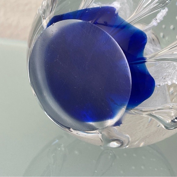 Vintage Murano Paperweight Italian Art Glass Fountain White Flower/ Cobalt Blue - Picture 7 of 8